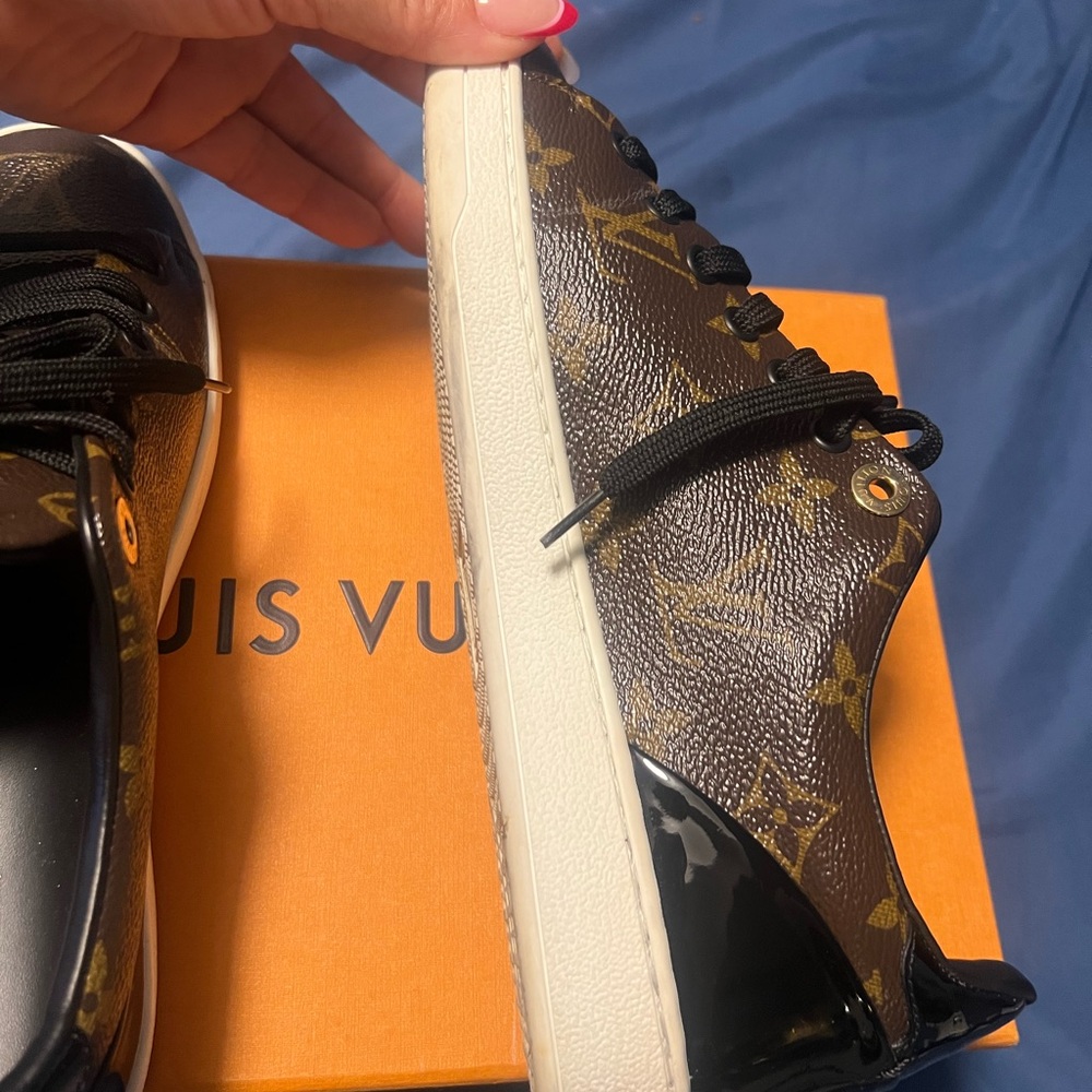 Louis Vuitton Front Row Sneaker - Picture 8 of 12